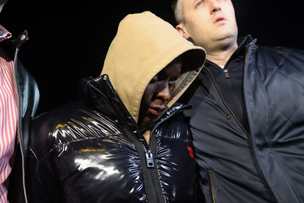 NEWS.ro: Mijlocaşul de la Rapid Bucureşti Abdul Kader Keita, care fusese reţinut după ce a lovit cu maşina o femeie şi a plecat de la locul accidentului, plasat sub control judiciar