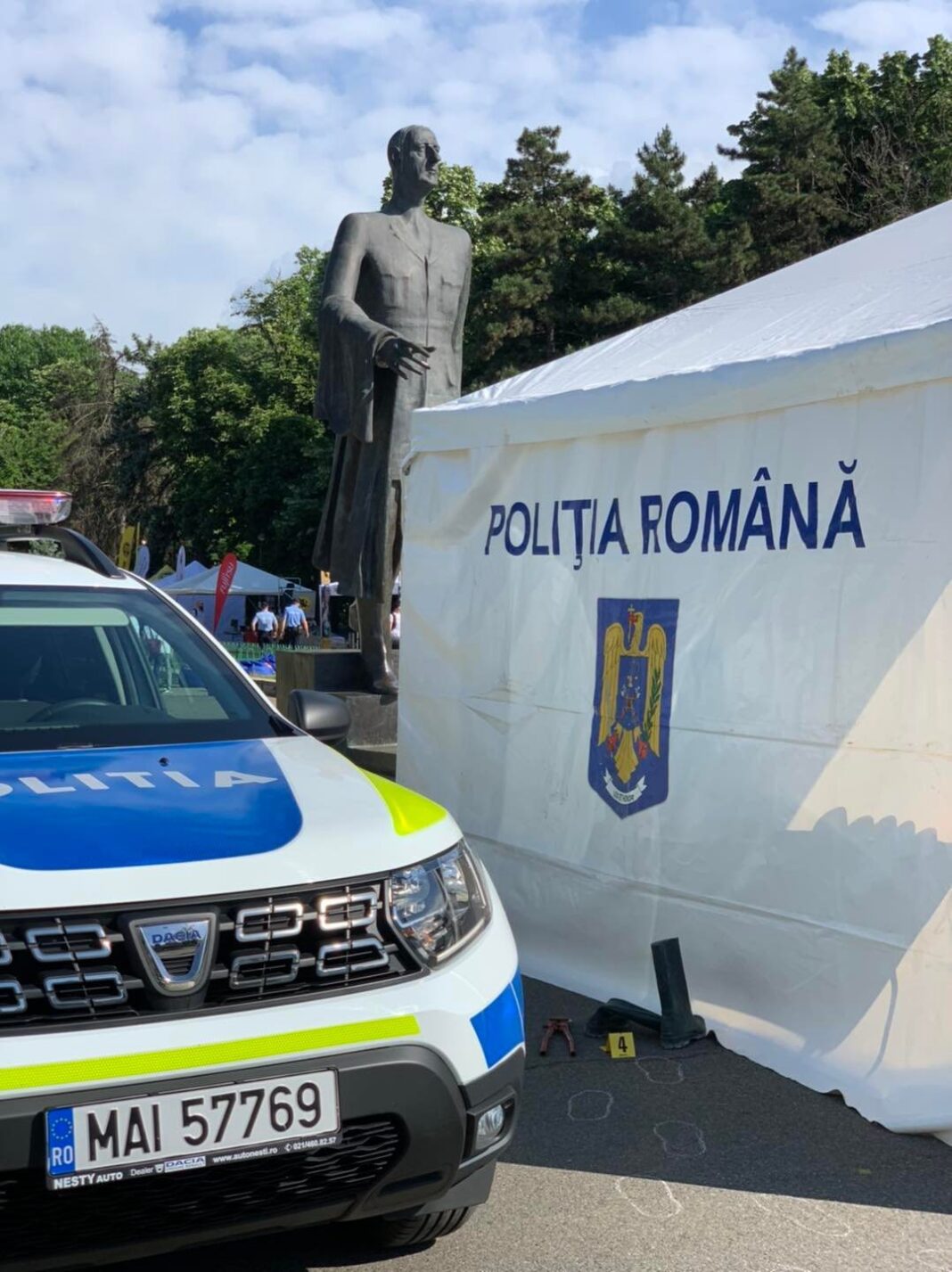 NEWS.ro: Ministerul de Interme, mesaj de Ziua Poliţiei Române: Astăzi este despre cei care au curajul de a rămâne, când alţii aleg să plece / Îi sărbătorim pe cei care, de 204 ani, aleg să fie acolo unde este nevoie - VIDEO