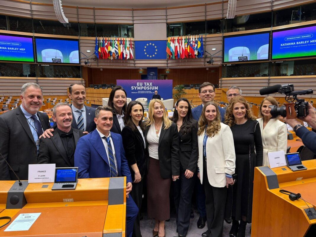 NEWS.ro: Nadia Comăneci, după prezenţa la Parlamentul European: Sportul are puterea să schimbe lumea - VIDEO
