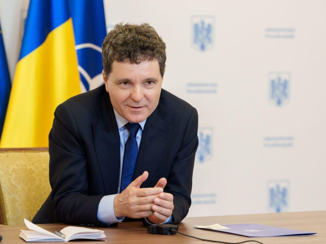 NEWS.ro: Nicuşor Dan, de 8 Martie: Prea des uitǎm cât de mult vǎ datorǎm, cât de puternice şi de curajoase sunteţi/ România mai are multe de fǎcut pentru a asigura respectul, şansele egale şi protecţia fiecǎrei femei. Voi continua sǎ susţin aceste obiective