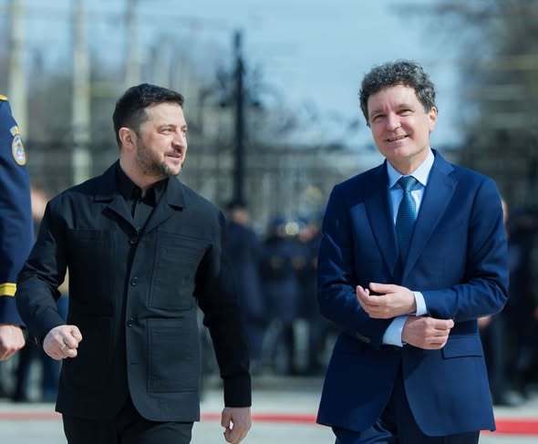 NEWS.ro: Nicuşor Dan, după ce l-a primit pe Volodimir Zelenski la Cotroceni: România va continua să sprijine ferm Ucraina în a se apăra. Am reafirmat susţinerea noastră diplomatică în toate formatele în care putem să o exercităm în Uniunea Europeană, în NATO
