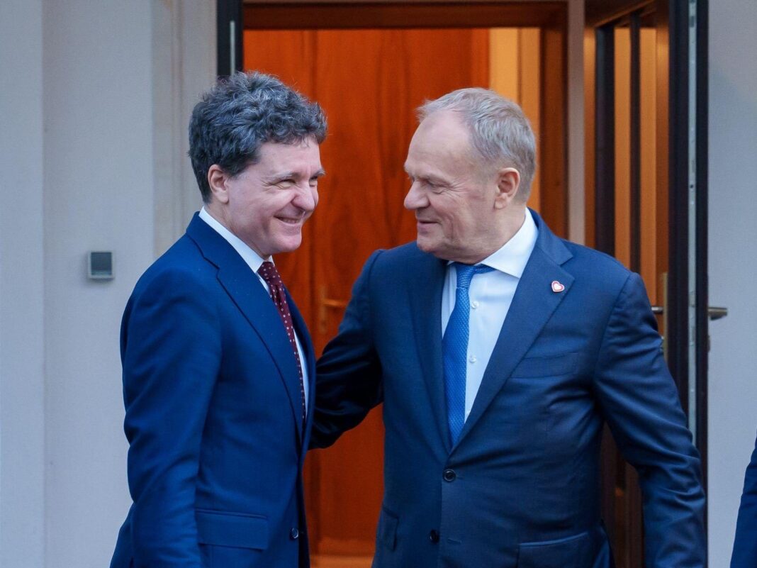 NEWS.ro: Nicuşor Dan, întâlnire cu prim-ministrul polonez Donald Tusk: Am convenit să intensificăm cooperarea în domeniul apărării în cadrul NATO, unde un flanc estic puternic rămâne garanţia securităţii tuturor cetăţenilor europeni