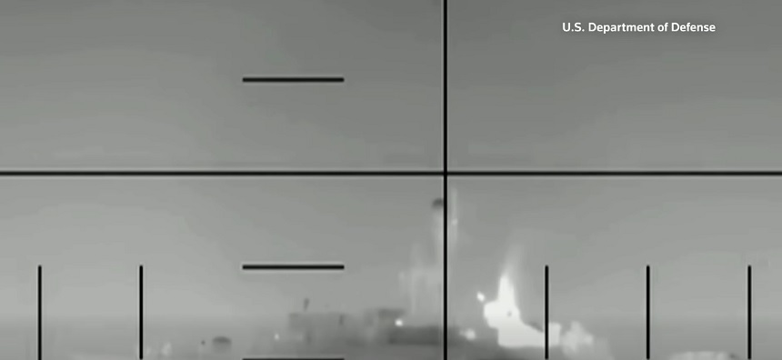 NEWS.ro: O premieră de la al Doilea Război Mondial încoace - Imaginile cu o navă iranienă torpilată de un submarin american - VIDEO