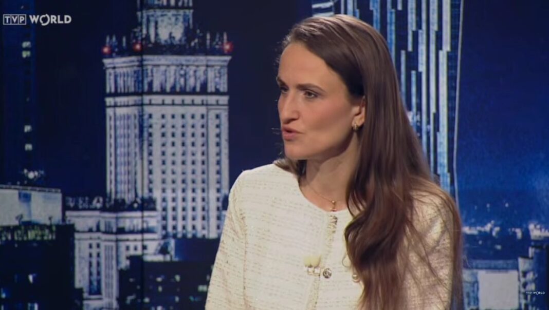 NEWS.ro: Oana Ţoiu, la televiziunea poloneză: România solicită un armistiţiu temporar pentru evacuarea civililor din Orientul Mijlociu - VIDEO