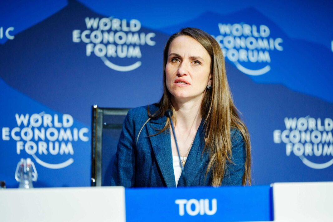 NEWS.ro: Oana Ţoiu: Nu avem, în acest moment, nici certitudine, nici indicatori semnificativi care să ne facă să credem că acest conflict se va încheia imediat. Pachetul de sancţiuni al UE împotriva Iranului, o pârghie foarte importantă în negocierile viitoare