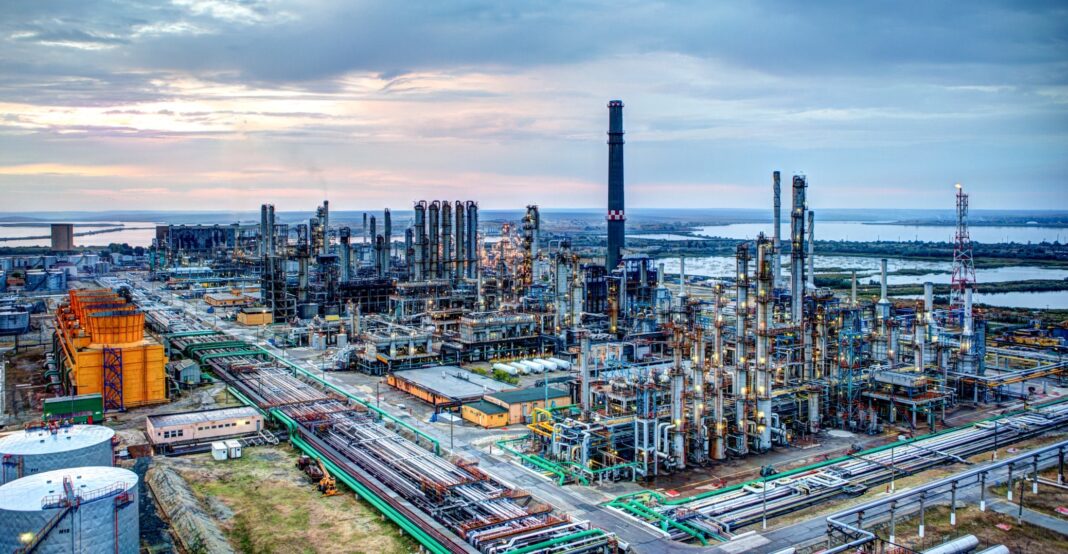 NEWS.ro: Petromidia produce un nou sortiment de polimer, utilizat în special în industria auto şi în cea alimentară / Se foloseşte, între altele, la obţinerea de cutii, caserole şi ambalaje / Producţie estimată de 11.000 de tone/an