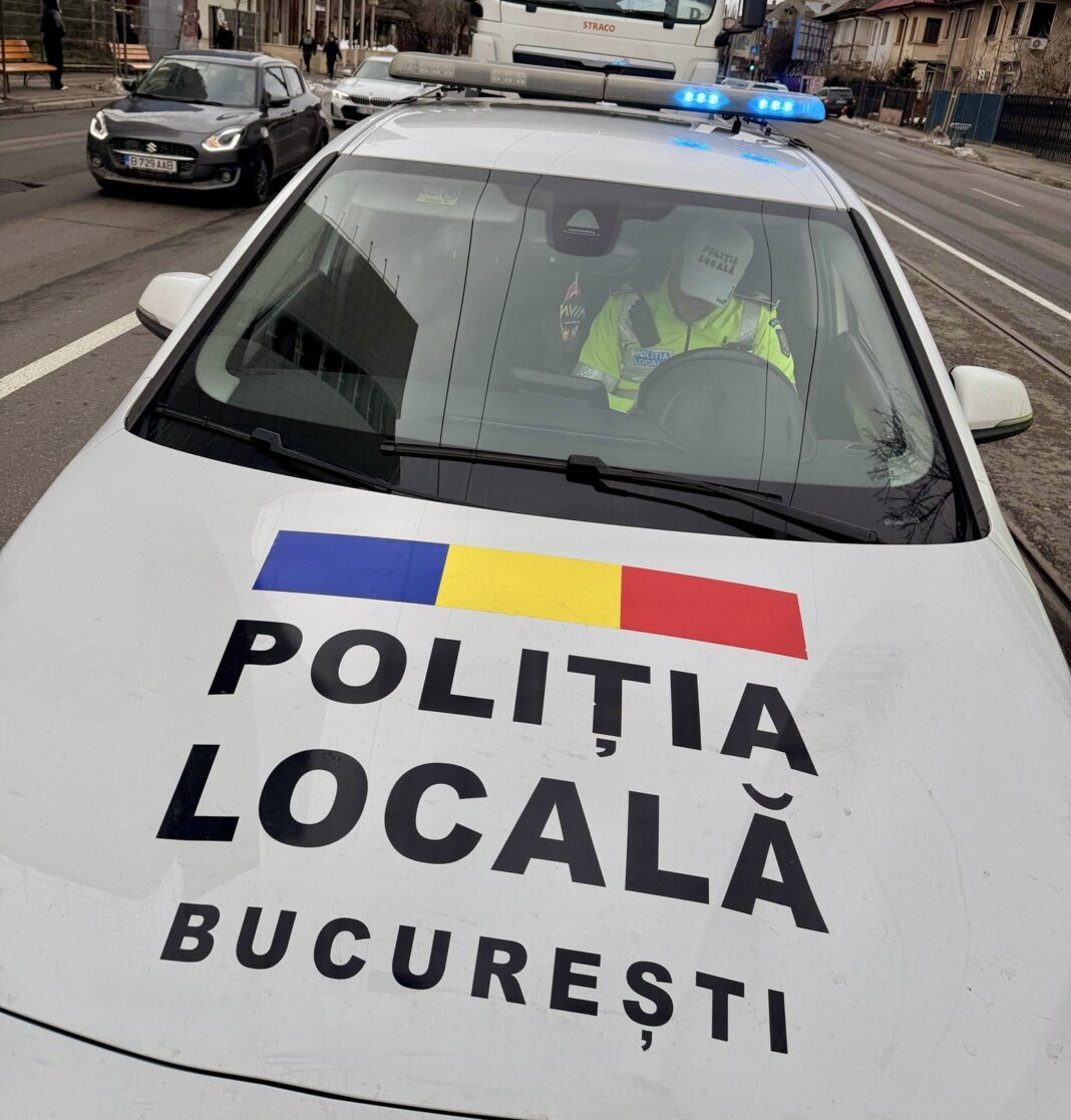 NEWS.ro: Poliţia Locală Bucureşti, distribuind imagini cu doi şoferi care s-au bătut la Piaţa Rosetti: Lăsaţi orgoliul la o parte, câteva secunde de furie va pot costa mult mai mult decât un minut pierdut în trafic - VIDEO
