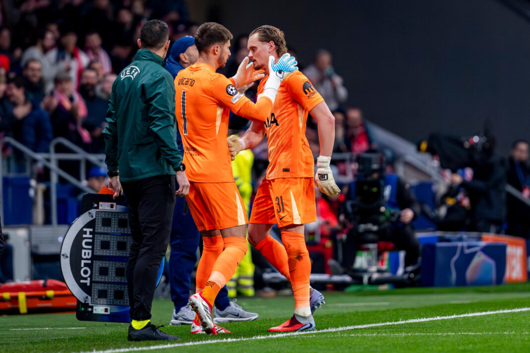 NEWS.ro: Premier League: După coşmarul cu Atletico Madrid, portarul Antonin Kinsky vrea să plece de la Tottenham
