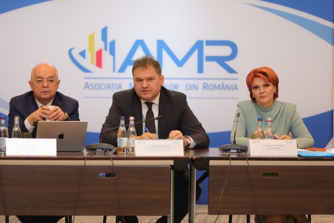 NEWS.ro: Primarii de municipii au discutat despre închiderea PNRR în luna august şi programele Anghel Saligny si Companiei Naţionale de Investiţii / Edilii cer să se deconteze fără întârziere facturile