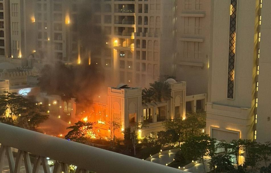 NEWS.ro: Război în Orientul Mijlociu: Emiratele Arabe Unite anunţă că ripostează la atacurile aeriene lansate de Iran / Trei rachete balistice au vizat regiunea Riad