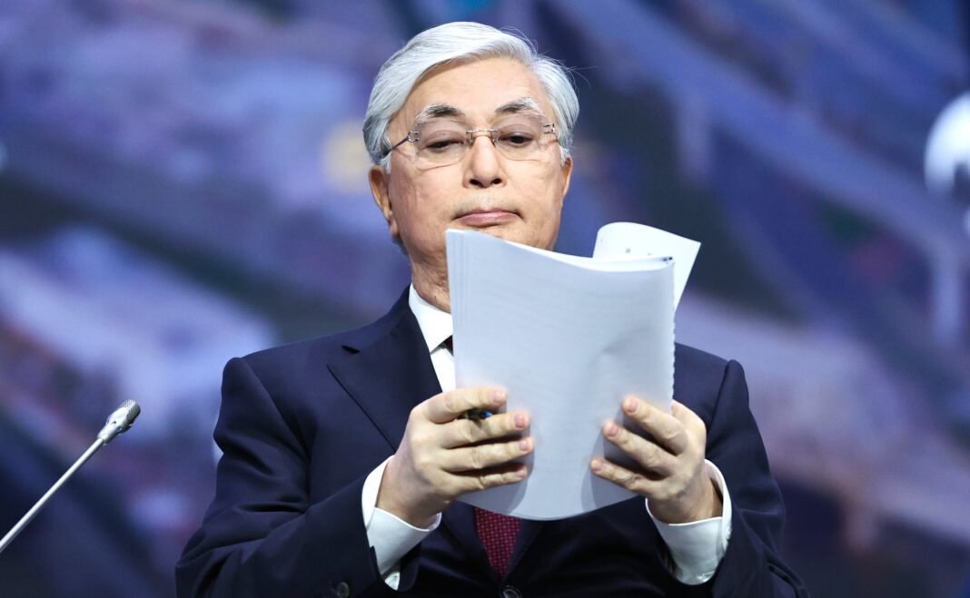 NEWS.ro: Referendum în Kazahstan menit să flexibilizeze un sistem politic controlat de preşedinte. Criticii spun însă că, dimpotrivă, va spori controlul acestuia asupra statului, iar Tokaev este posibil să-şi pregătească succesorul