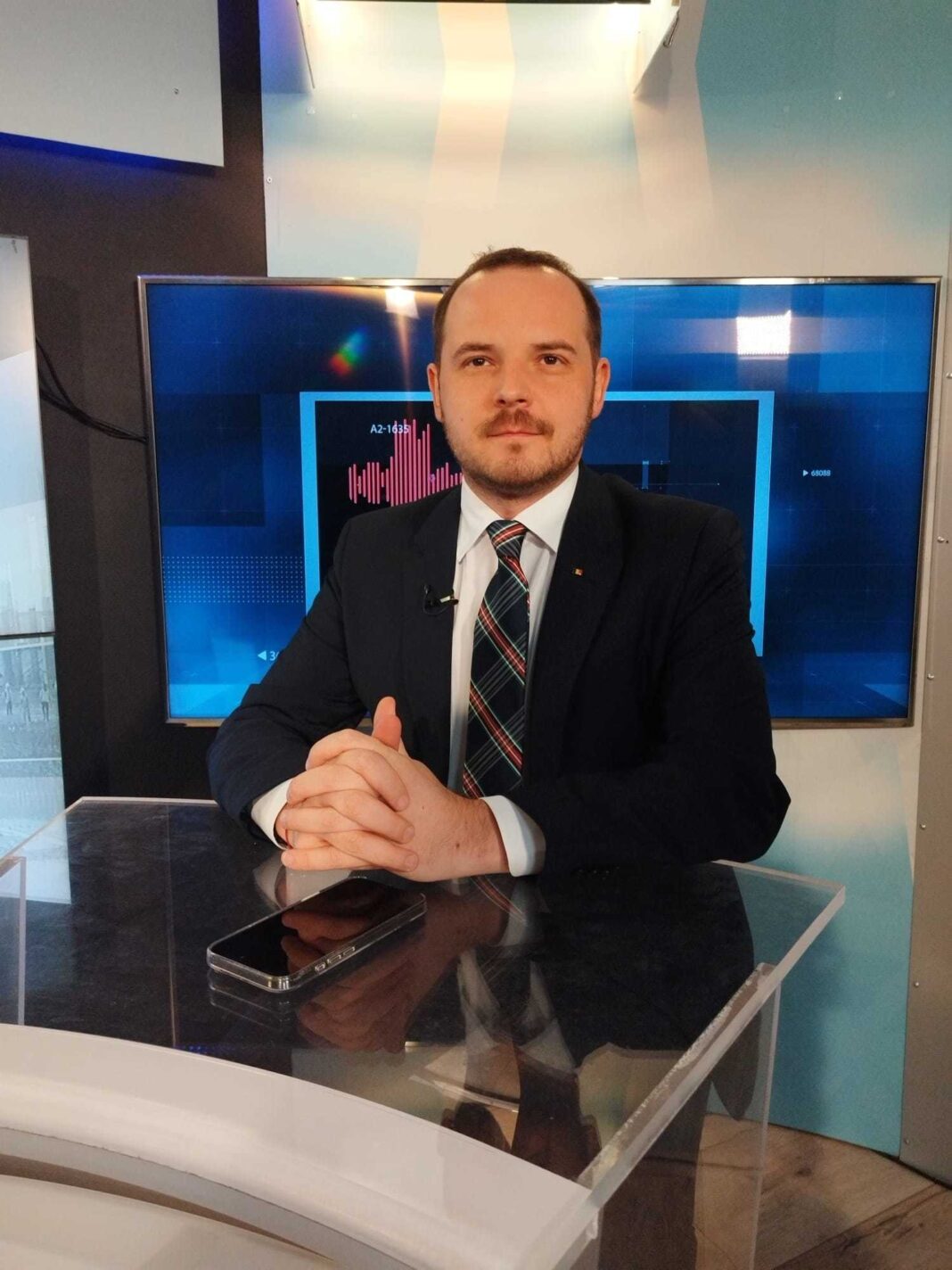 NEWS.ro: Rogobete: Cred că măsura cu pastilele de iod a fost una bună, a fost una corectă, a fost una care, pentru momentul respectiv, a fost luată ca la carte. Faptul că expiră da, expiră, dar ţara asta trebuie să fie pregătită