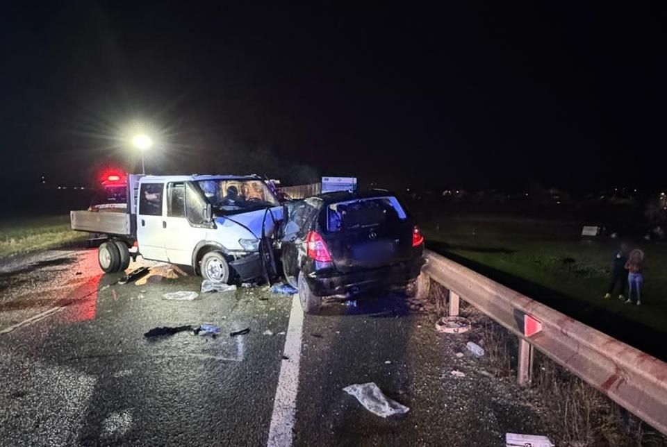 NEWS.ro: Şase persoane au rănite într-un accident rutier produs pe Varianta de Ocolire Cluj Nord-Est - FOTO