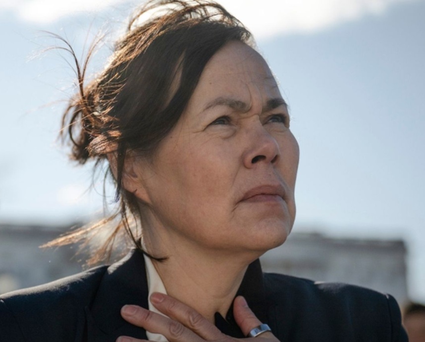 NEWS.ro: Şefa diplomaţiei groenlandeze Vivian Motzfeldt demisionează, după ce Partidul Siumut iese de la guvernare şi acuză Guvernul că nu le-a cerut celor doi miniştri care candidează în alegerile daneze de la 24 martie să se retragă din Executiv pe timpul campan