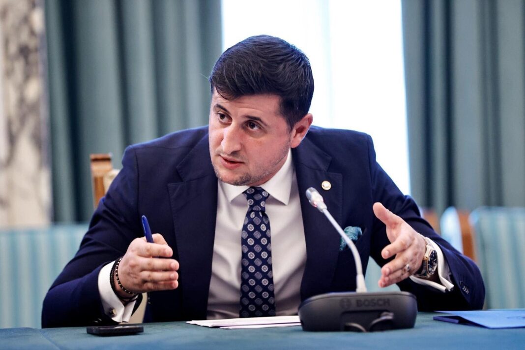 NEWS.ro: Senatorul PNL Lucian Rusu: Nu este o surpriză atitudinea războinică a lui Grindeanu. A învăţat de la Dragnea cum să-ţi dinamitezi propriul guvern