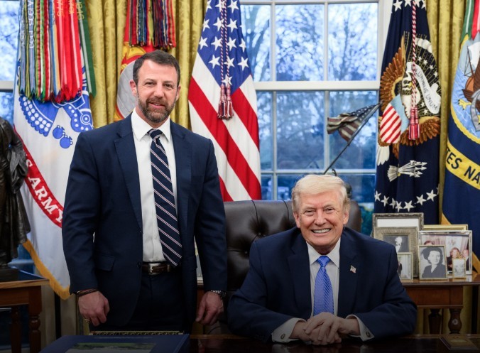 NEWS.ro: Senatul american confirmă numirea lui Markwayne Mullin, un susţinător al lui Trump, în funcţia de secretar al Departamentului Securităţii Interne