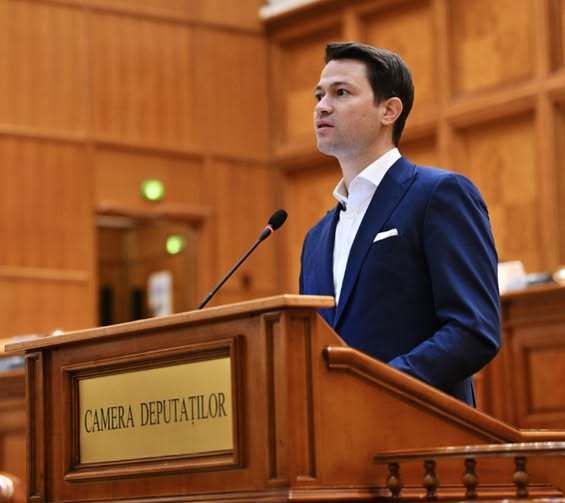 NEWS.ro: Sighiartău (PNL): PSD a acceptat în final să taie din bugetul Ministerului Justiţiei, pe care tot PSD îl conduce, pentru a muta banii către Ministerul Muncii condus tot de PSD. Apare întrebarea firească: de ce a fost nevoie de tot acest balamuc?
