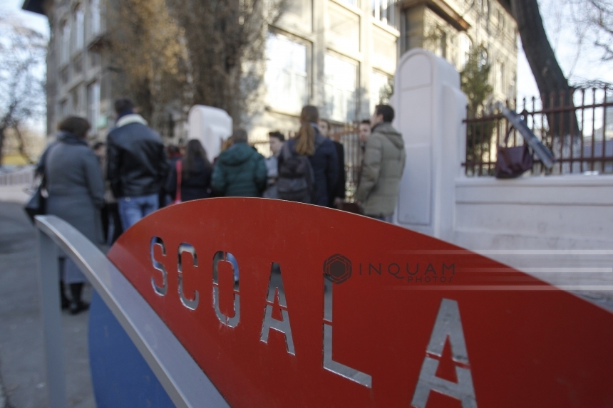NEWS.ro: Simularea Evaluării Naţionale începe luni, cu proba de Limba şi Literatura Română. Cele mai recente date ale Ministerului Educaţiei arată că examenul se desfăşoară î peste 97% dintre şcoli