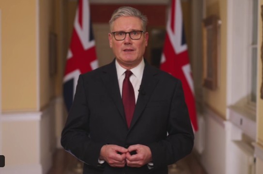 NEWS.ro: Starmer îi permite lui Trump să folosească bazele britanice pentru a ataca depozitele de rachete ale Iranului