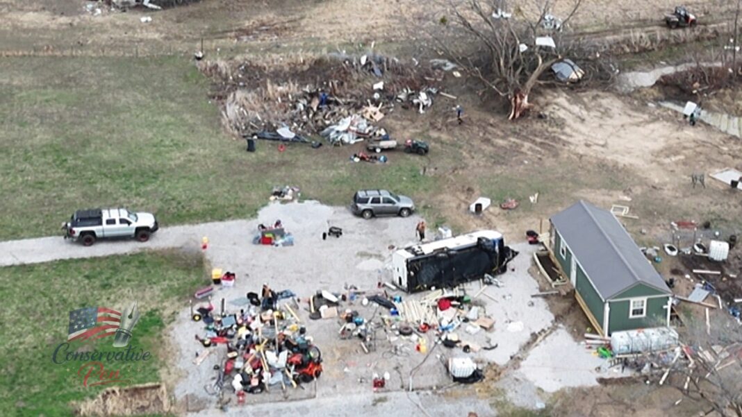 NEWS.ro: SUA: Şase persoane, între care un băiat de 12 ani, au murit în urma tornadelor care au lovit statele Michigan şi Oklahoma