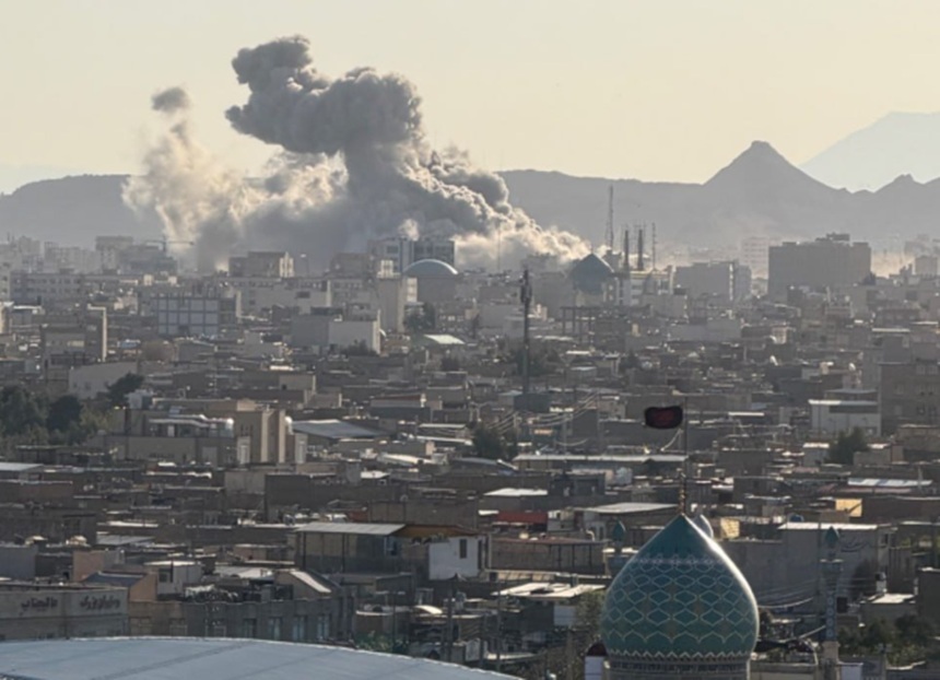 NEWS.ro: SUA şi Israelul atacă sediul Adunării Experţilor, instituţia însărcinată să numească un nou lider suprem, la Qom. Atacuri cu avioane de vânătoare americane şi israeliene în centrul Tehernului, în cartierul guvernamental