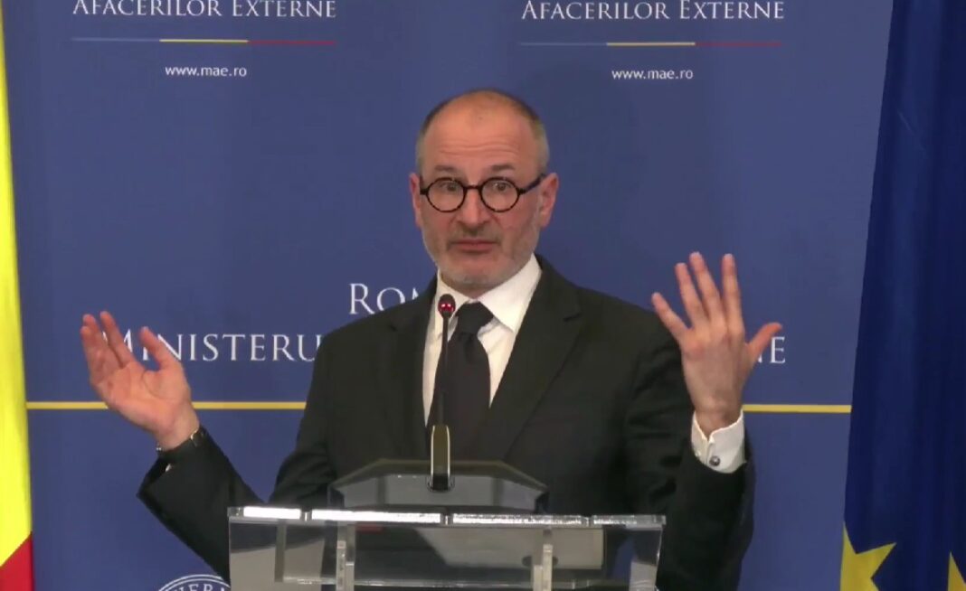 NEWS.ro: Ţărnea: Ministerul de Externe este un minister cu o oarecare modestie/ Ne-ar trebui alte centrale telefonice, un număr semnificativ de persoane în Direcţia consulară, consulate cu oameni care au antrenament special pentru situaţii de criză, avioane