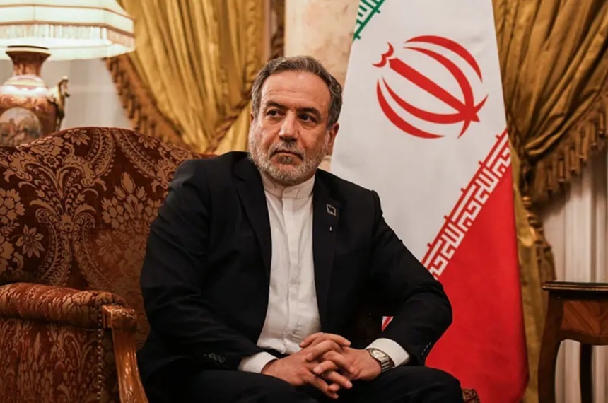 NEWS.ro: Teheranul acuză Israelul că se află în spatele atacurilor cu dronă imputate Iranului în Azerbaidjan. Abbas Araghchi l-a sunat pe omologul său azer Djeyhoun Baïramov şi a ”negat că Iranul a tras proiectilele”