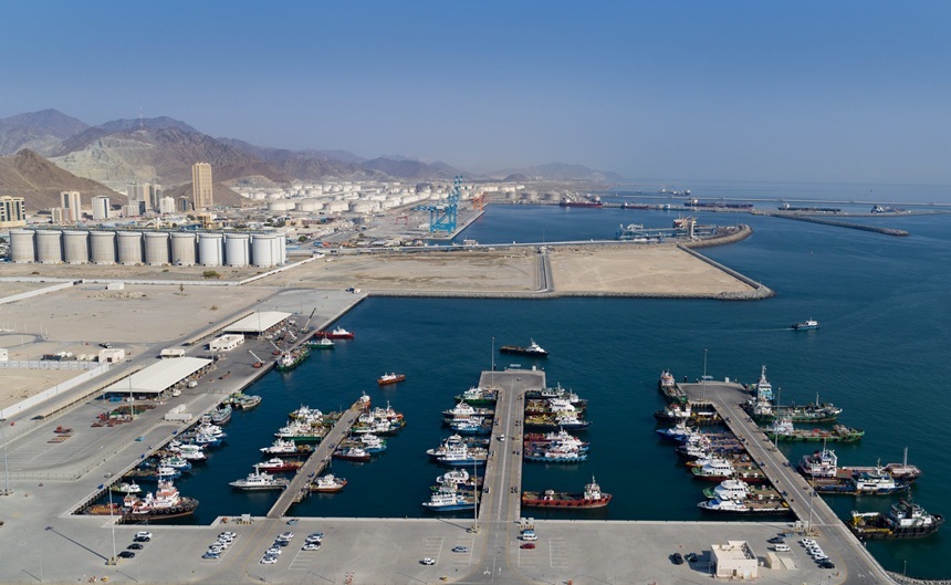 NEWS.ro: Un petrolier indian a plecat din portul Fujairah, după atacul iranian asupra terminalului petrolier din Emiratele Arabe Unite