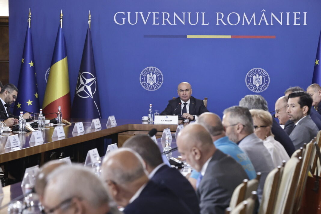 NEWS.ro: UPDATE - BNS solicită reprogramarea Consiliului Naţional Tripartit pentru Dialog Social, acuzând ”modul defectuos şi lipsit de transparenţă” în care s-a făcut convicarea/ Şedinţa, anunţată de Guvern pentru ora 11.00/ Grindeanu, întâlnire cu sindicaliştii