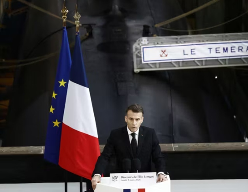 NEWS.ro: UPDATE-Franţa îşi va creşte numărul focoaselor nucleare şi le va permite aliaţilor săi ”să participe la exerciţii de disuasiune”, anunţă într-un discurs, la Île Longue, Emmanuel Macron