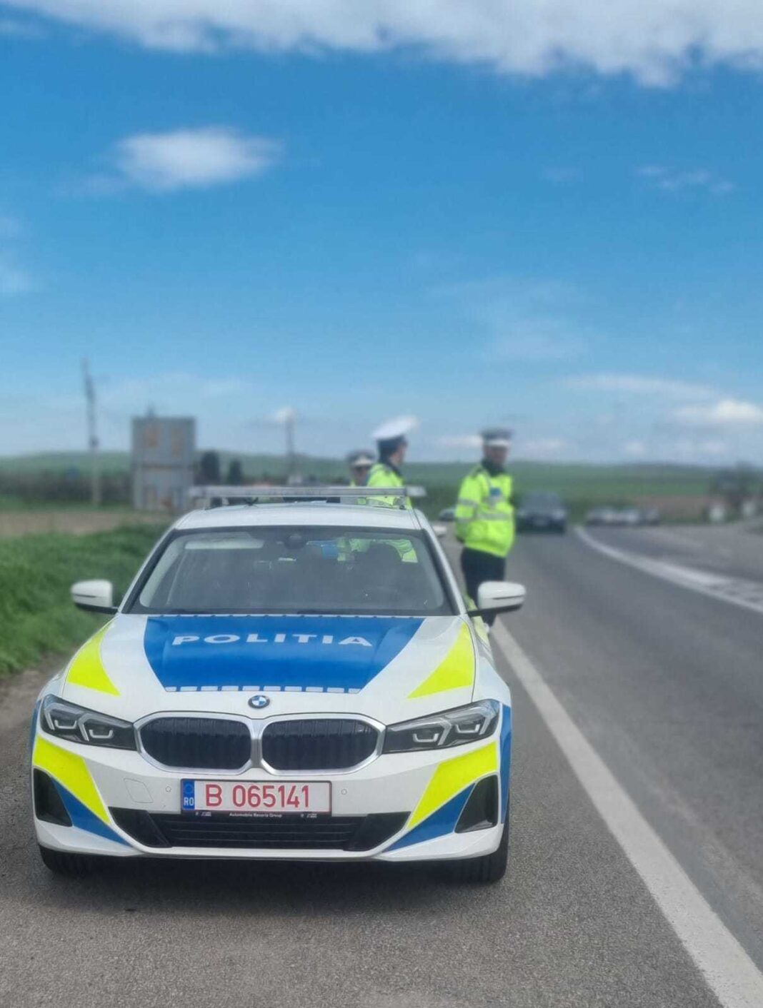 NEWS.ro: UPDATE - Ministrul Finanţelor, Alexandru Nazare, implicat într-un accident rutier în Bucureşti/ Maşina în care se afla s-a ciocnit cu un alt autoturism, două persoane fiind rănite uşor