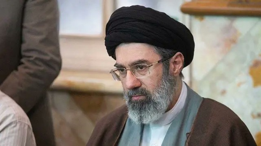 NEWS.ro: UPDATE - Mojtaba Khamenei este noul lider suprem al Iranului, anunţă presa de stat iraniană / Pentru prima dată conducerea supremă trece de la tată la fiu / Ce se ştie despre noul lider
