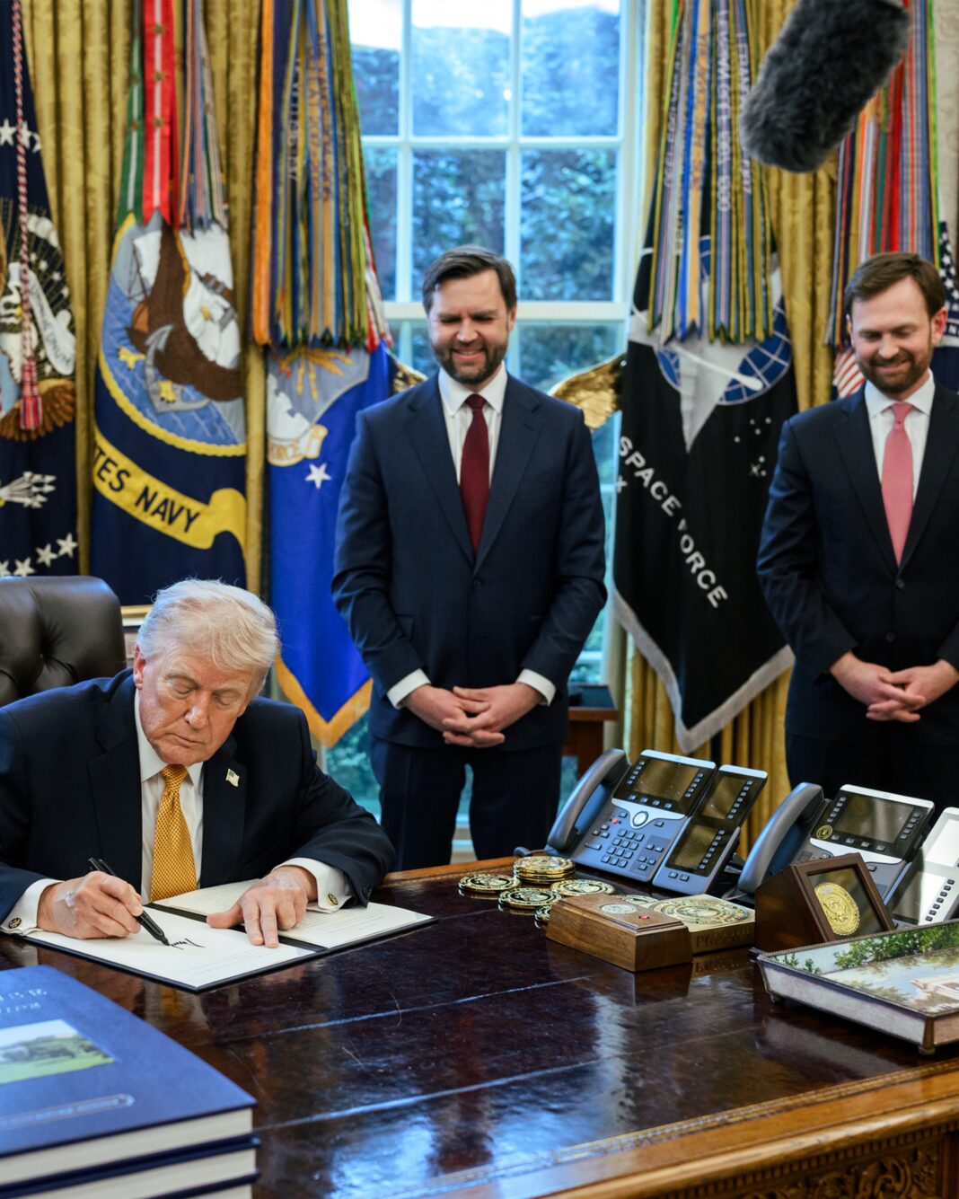 NEWS.ro: Vance se eschivează când este întrebat despre criticile sale din trecut în privinţa intervenţiilor în Orientul Mijlociu