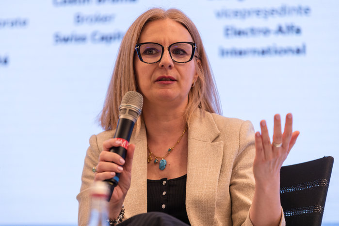 Nicoleta Ruxandescu, Head of Capital Markets, UniCredit: „Crize au fost întotdeauna. Am avut criza din 2008, criza datoriilor, criza grecească, războaie în Ucraina, Iran, peste tot, dar suntem în continuare aici. Bursa merge înainte, avem IPO-uri”