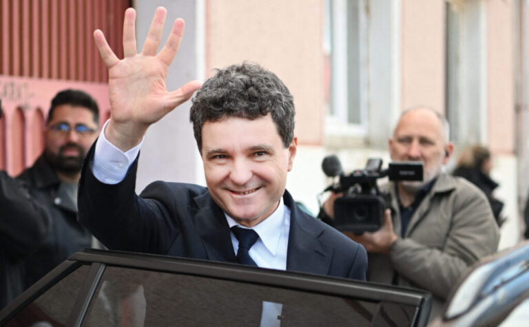 Nicușor Dan: „Prea des uităm cât de mult vă datorăm” – Mesaj de 8 Martie pentru femei