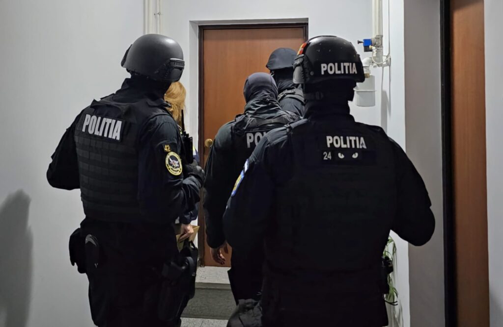 Nouă percheziţii în Giurgiu, Ilfov, Teleorman şi Bucureşti la persoane care ar fi achiziţionat ţigarete de contrabandă din Bulgaria, Ucraina şi Moldova