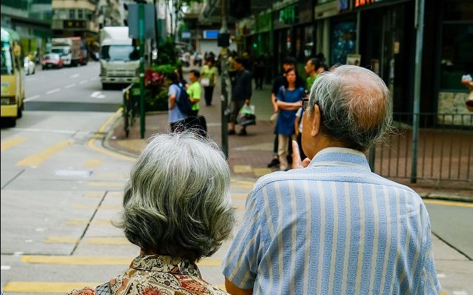 Numărul pensionarilor a scăzut cu aproape 10.000 în februarie față de luna precedentă / România are aproape 4,7 milioane de pensionari care primesc, în medie, 2.780 de lei lunar