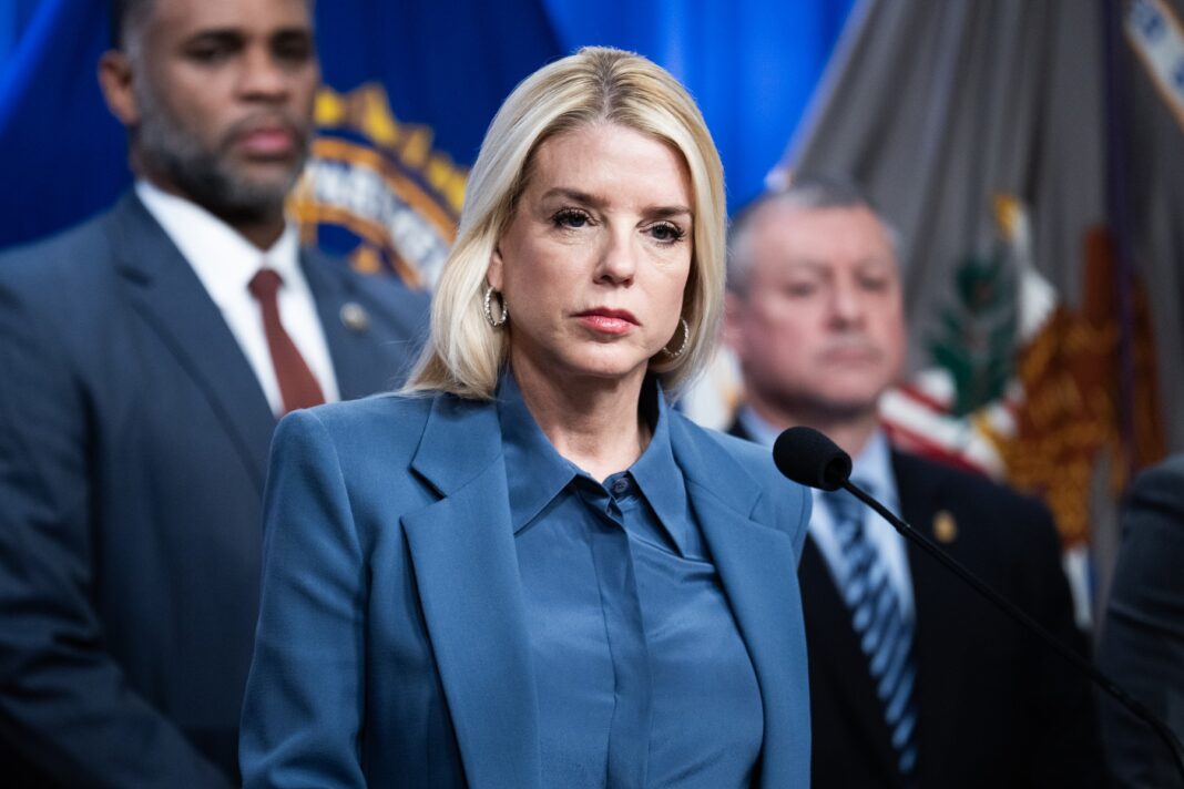 O comisie a Congresului SUA a citat-o pe procuroarea generală Pam Bondi pentru a depune mărturie în cazul Epstein
