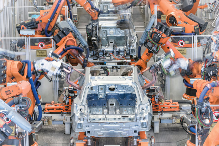 O restructurare majoră a început în industria auto europeană, iar Ungaria ar putea fi una dintre cele mai mari câştigătoare. Constructorii auto premium germani îşi mută producţia îndeosebi în această ţară