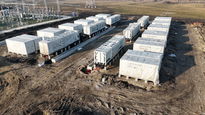 O situaţie din care scăpăm foarte greu: „Noi exportăm energie pe vârf de producţie la preţ mic şi importăm seara cu preţuri mari. Soluţia este stocarea“