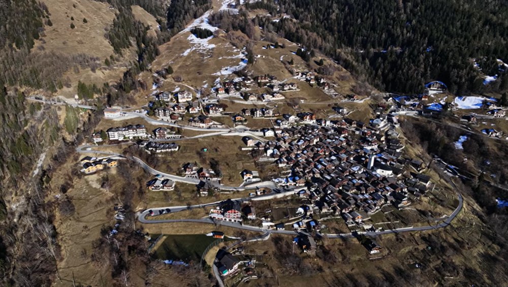 Orașul european care îți dă peste 27.000 de euro dacă te muți acolo. Ce condiții impune