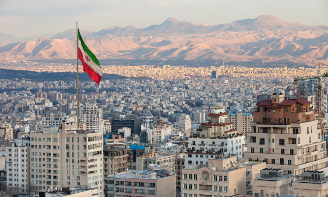 Personalul ambasadei Olandei din Teheran, transferat temporar în Azerbaidjan