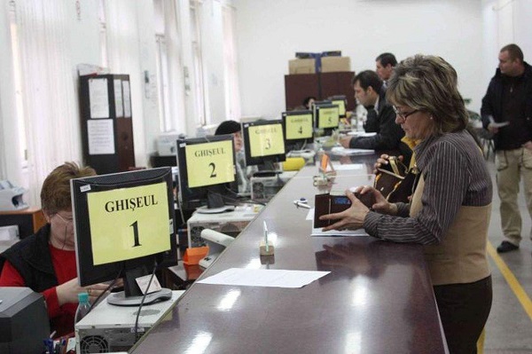 Peste 1.800 de posturi vor fi reduse în administraţia publică locală din județul Bacău