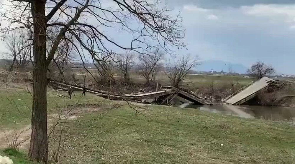 Pod prăbușit între județele Covasna și Brașov. Circulația rutieră este complet blocată