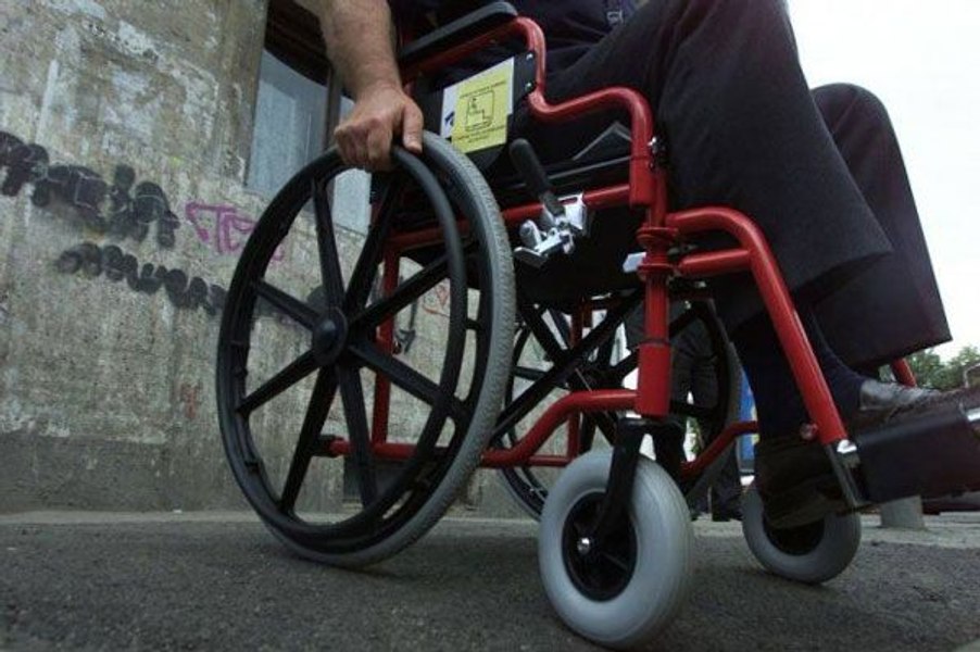 Povara fiscală lovește persoanele cu handicap, care trăiesc cu frica zilei de mâine: „Deja aveam cureaua strânsă și acum a mai mutat-o două găuri”