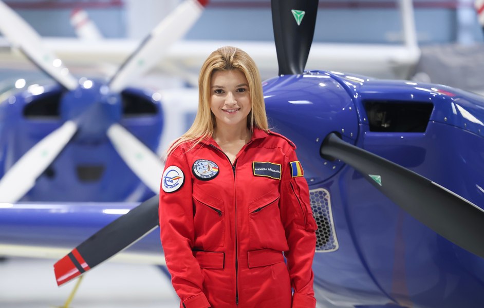 Povestea fetei care a obținut licență de zbor înaintea permisului de conducere