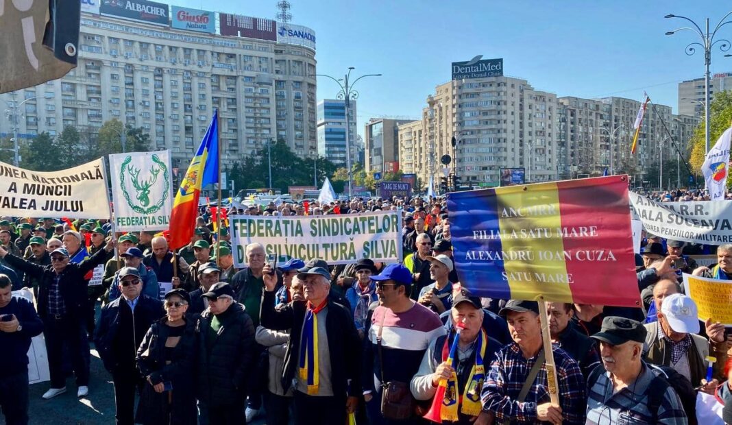 Premierul Bolojan s-a întâlnit cu reprezentanții minerilor care au protestat la guvern. Le-a transmis că firma a avut pierdere un miliard de lei în 2025 și contractele de muncă ale celor aproape 1.800 de oameni nu pot fi prelungite