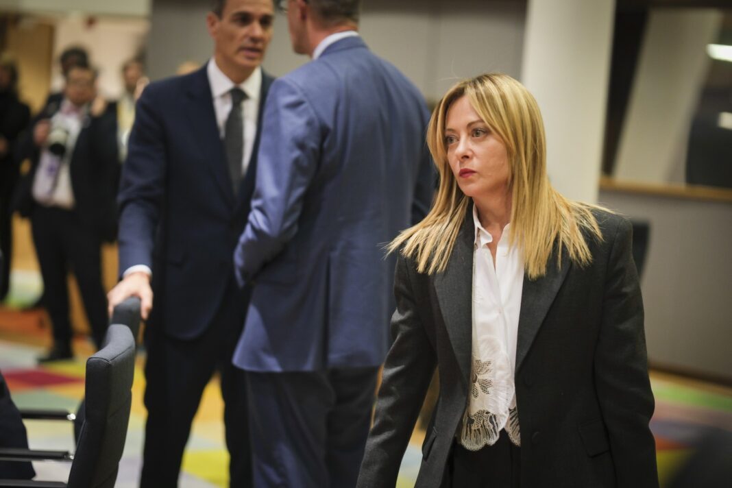 Premierul italian Giorgia Meloni: Europa „a dormit” într-o „lume poleită” a dependenţei de SUA, Rusia şi China