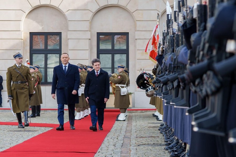 Președintele Nicușor Dan, criticat de un fost comandant NATO pentru declarațiile de la Varșovia privind umbrela nucleară