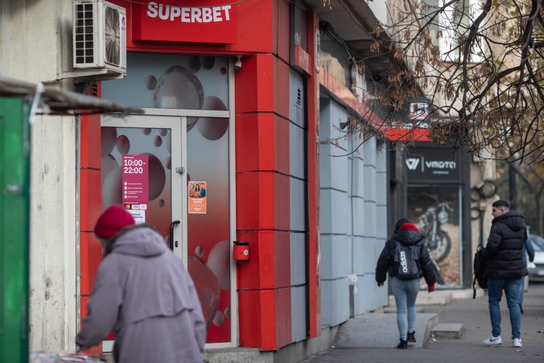 Primăria Sibiu propune autorizarea păcănelelor în oraș pentru 2.000 de lei pe mp/an. Jumătate din bani ar putea merge către tratarea dependenților